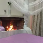 לינה וארוחת בוקר Palese 2*